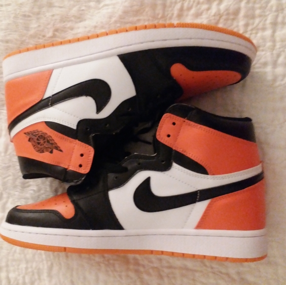 Nike shoes - Picture 3 of 3